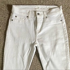 White denim jeans